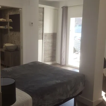 Deluxe & Maison d'hôtes 2*