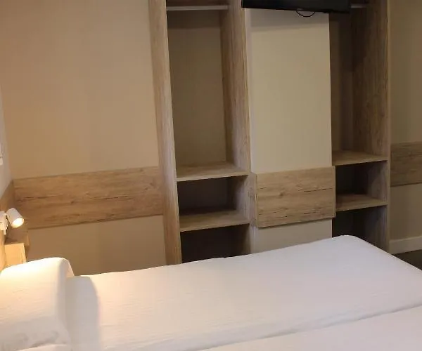 Deluxe & Vendégház